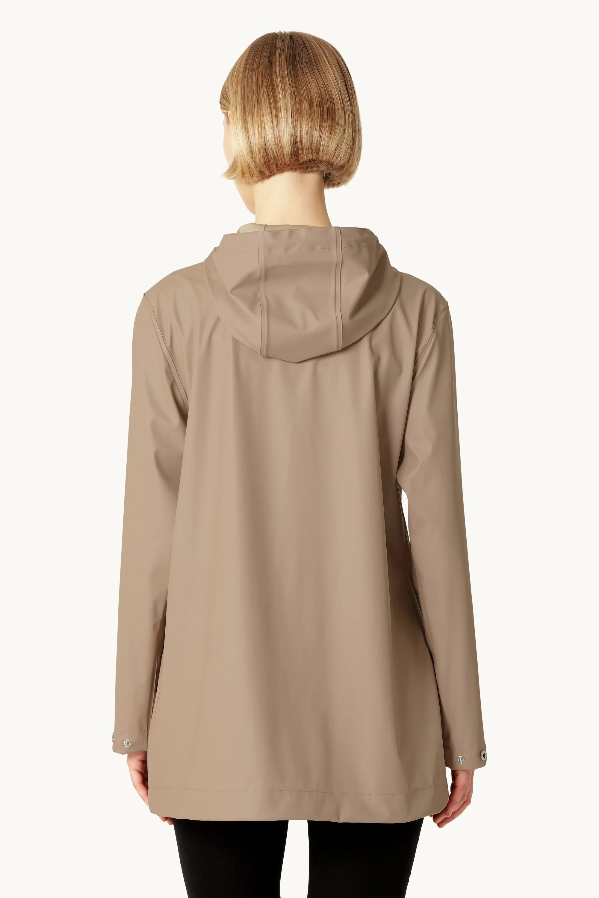 Light Raincoat - Atmosphere - Image 3