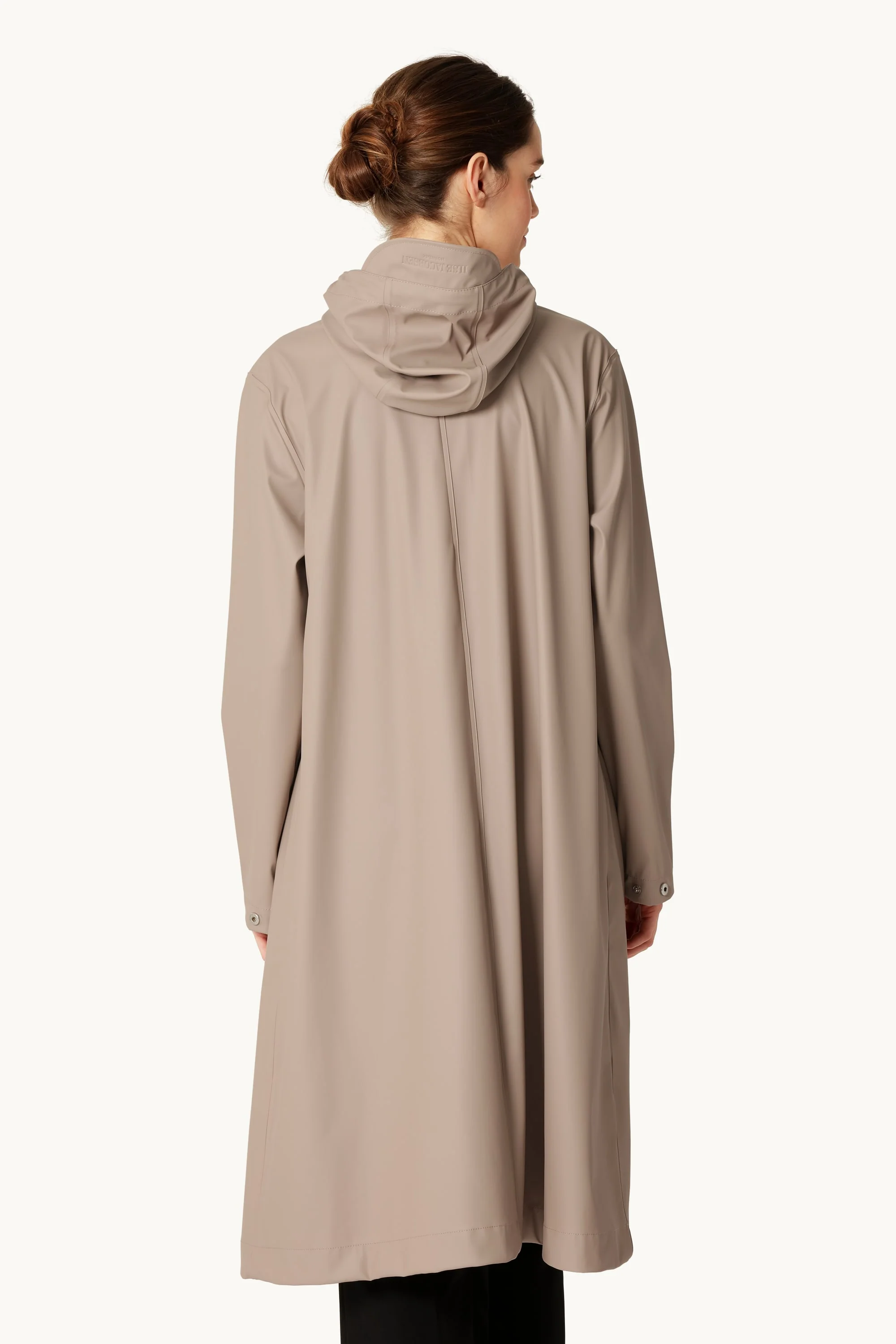 Long Rain Jacket - Atmosphere - Image 3
