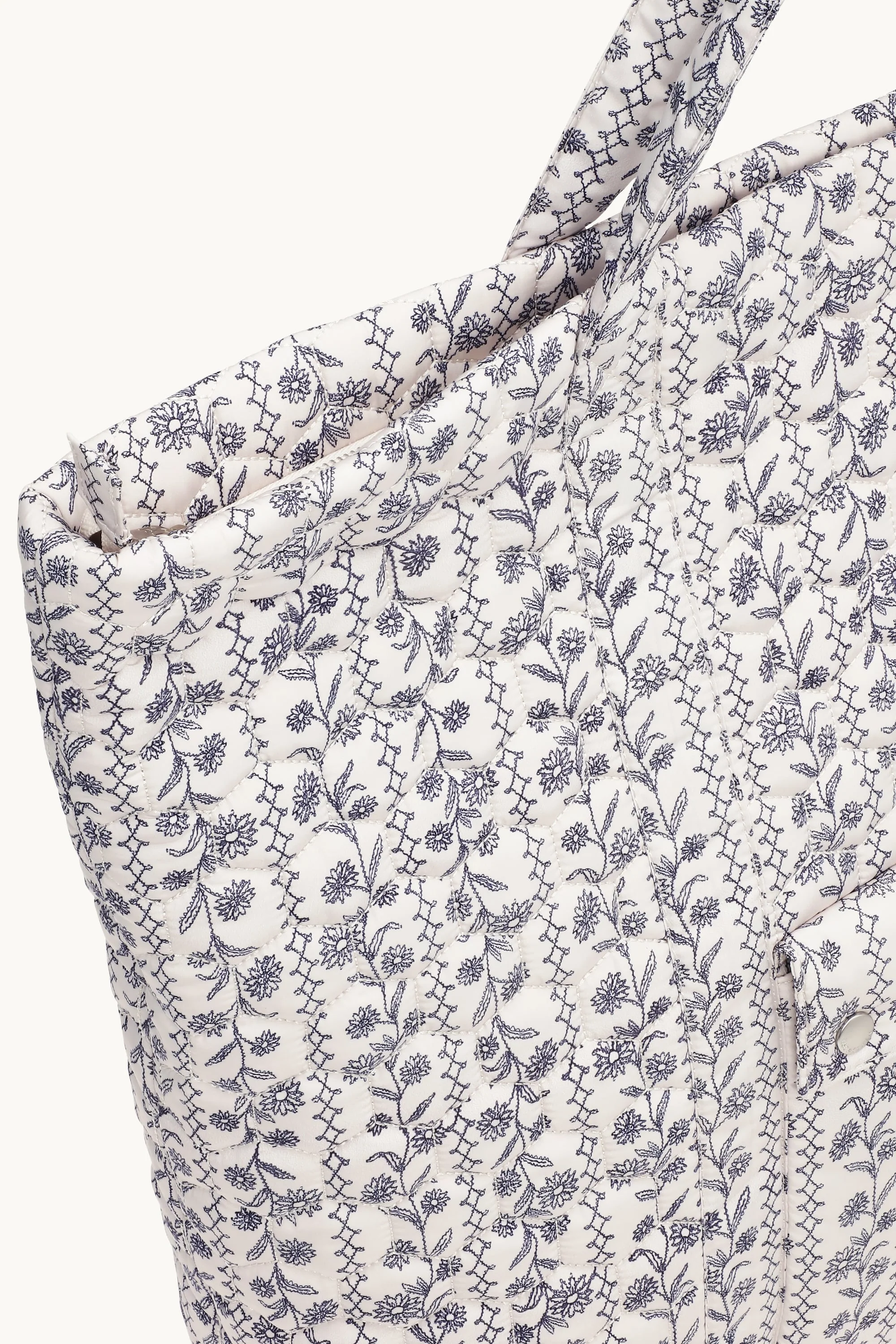 Weekendbag - White Wildflower - Image 4